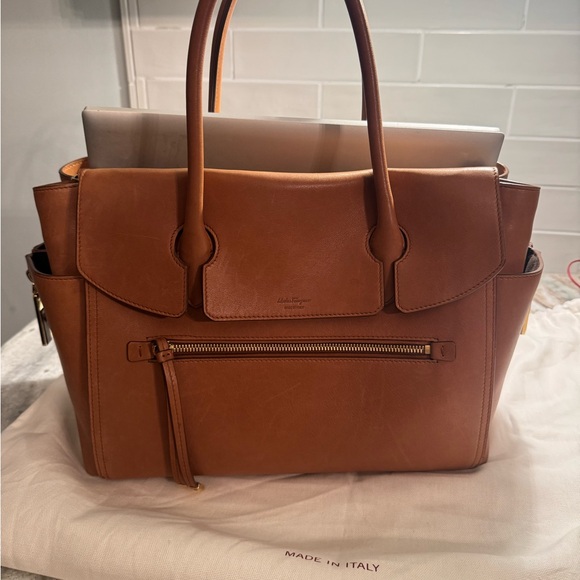 Salvatore Ferragamo top handle leather bag - Picture 12 of 13